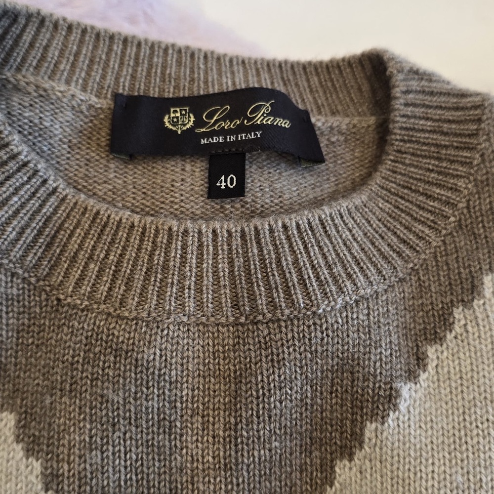 Loro Piana Cream and Gray Argyle Crewneck Sweater - Picture 2 of 2
